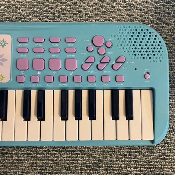 Disney First Act Frozen keyboard. - Picture 4 of 4